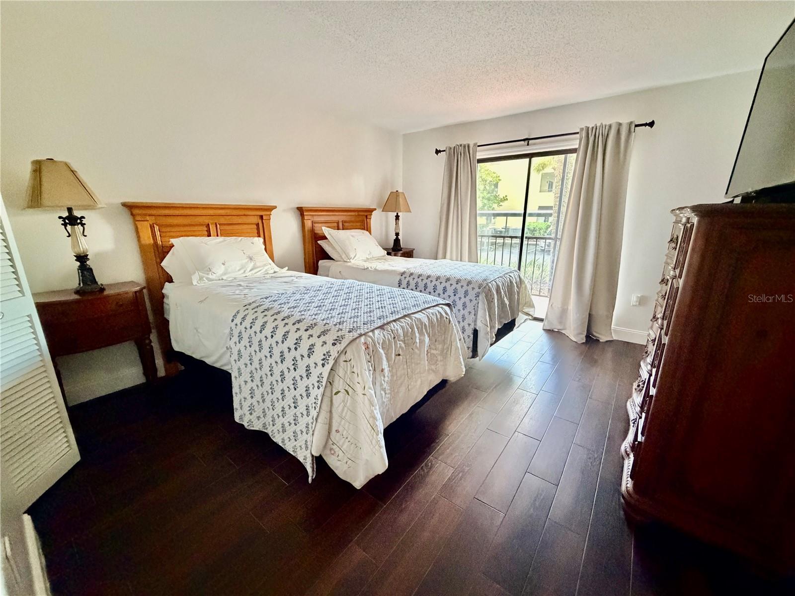 THE TOWERS AT CARROLLWOOD VILL - Residential Lease