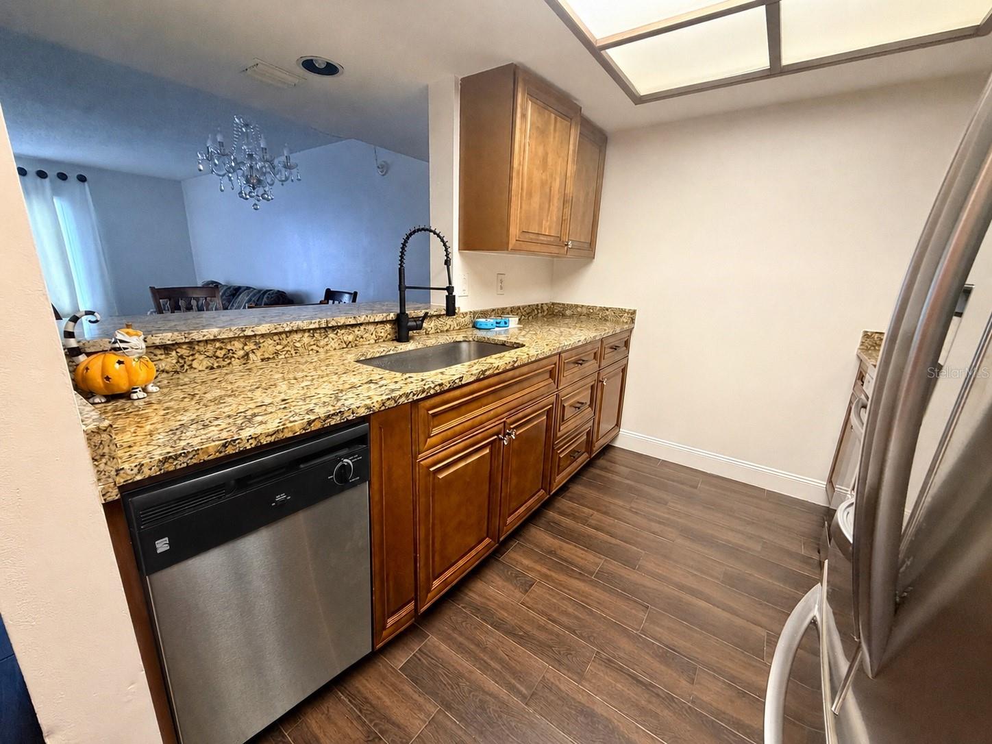 THE TOWERS AT CARROLLWOOD VILL - Residential Lease
