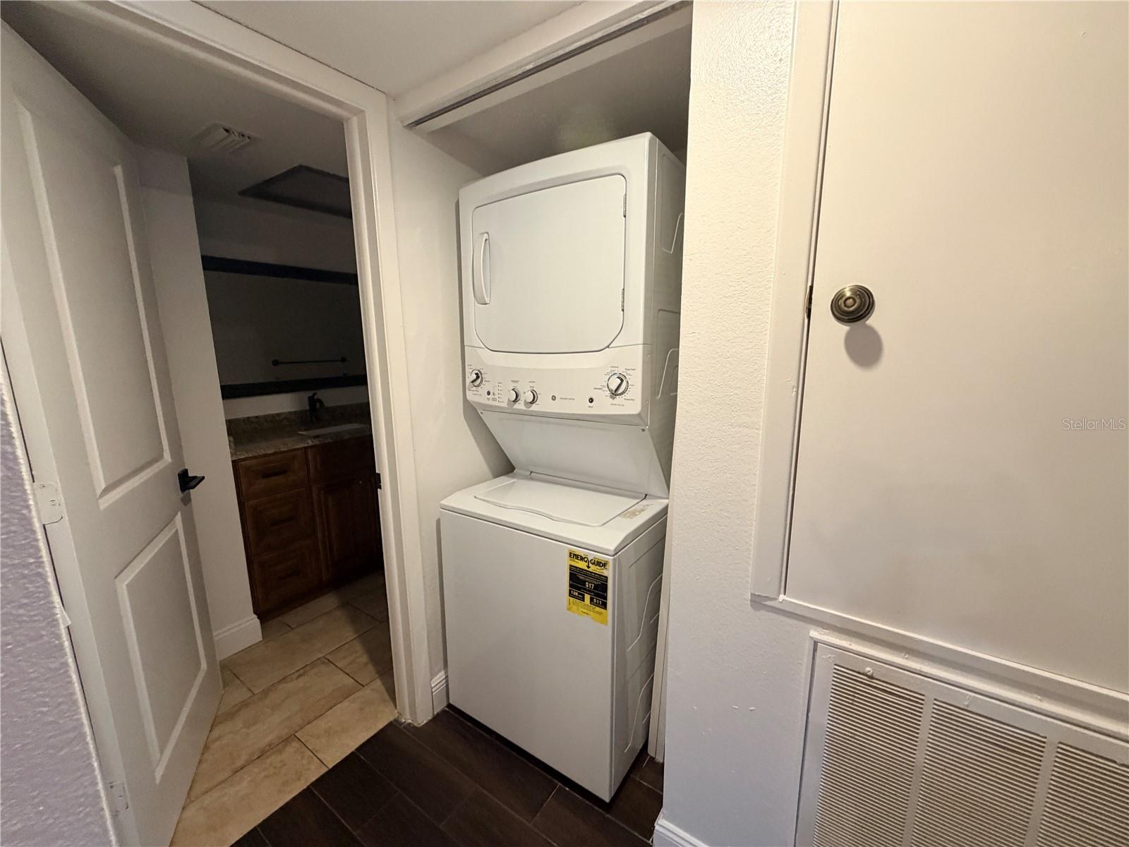 THE TOWERS AT CARROLLWOOD VILL - Residential Lease