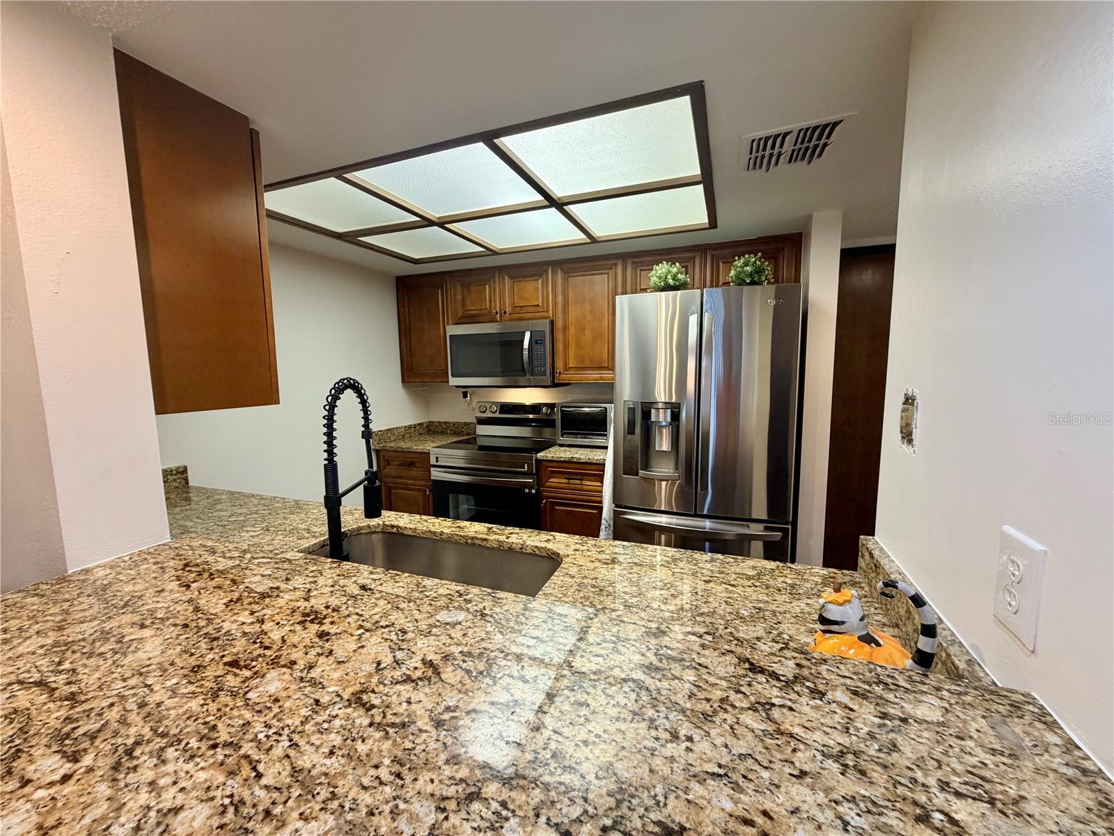 THE TOWERS AT CARROLLWOOD VILL - Residential Lease