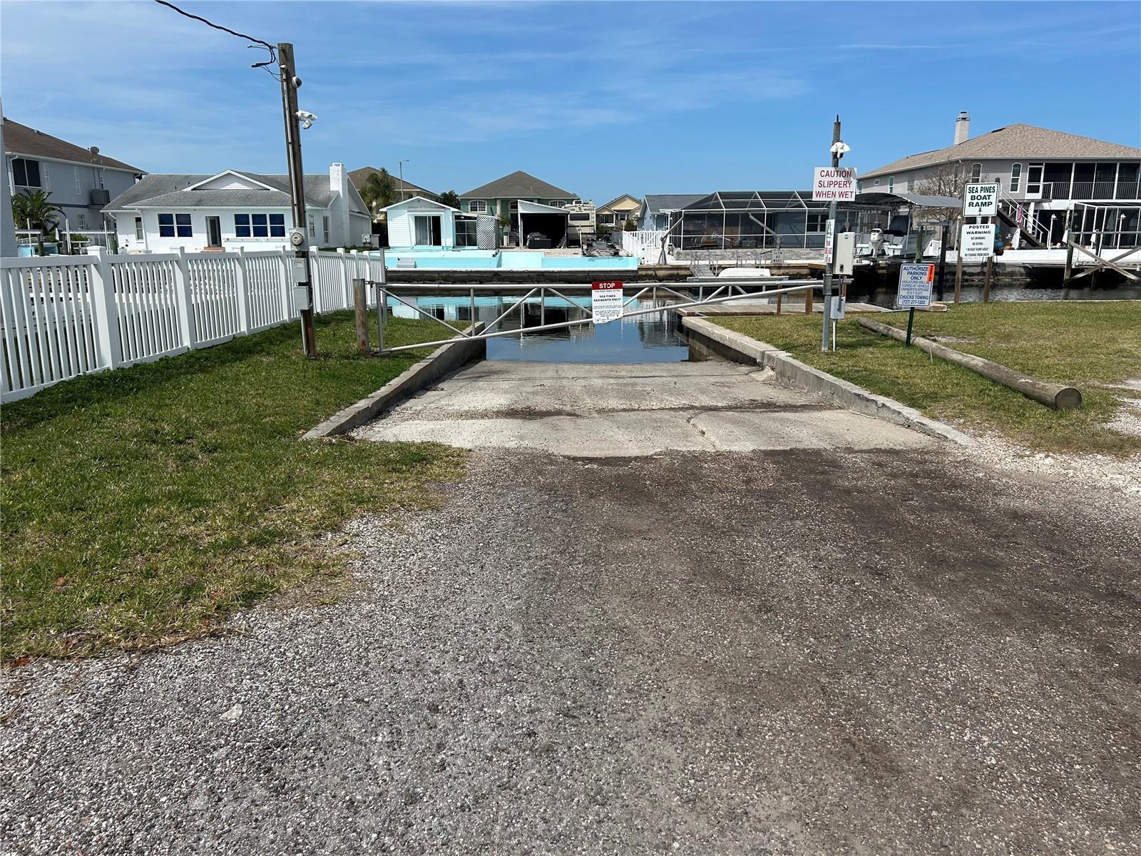 SEA PINES - Land