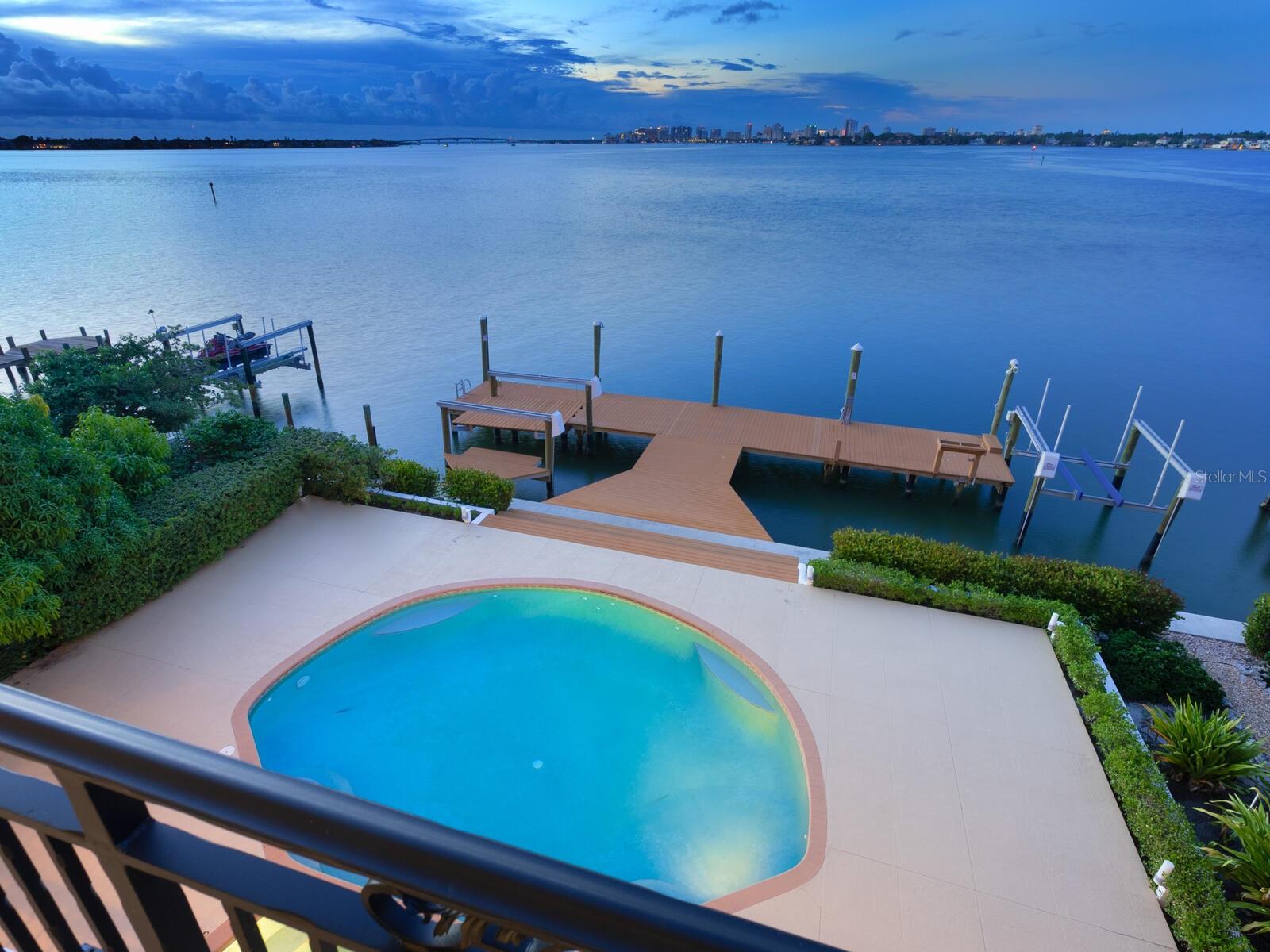 BAY ISLAND - Residential
