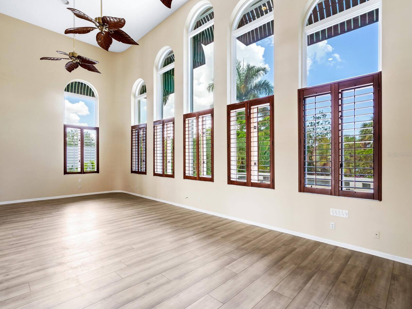 BAY ISLAND - Residential