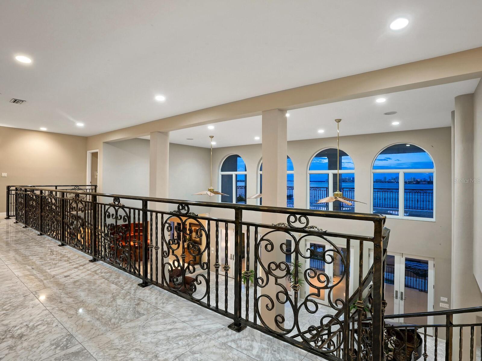 BAY ISLAND - Residential