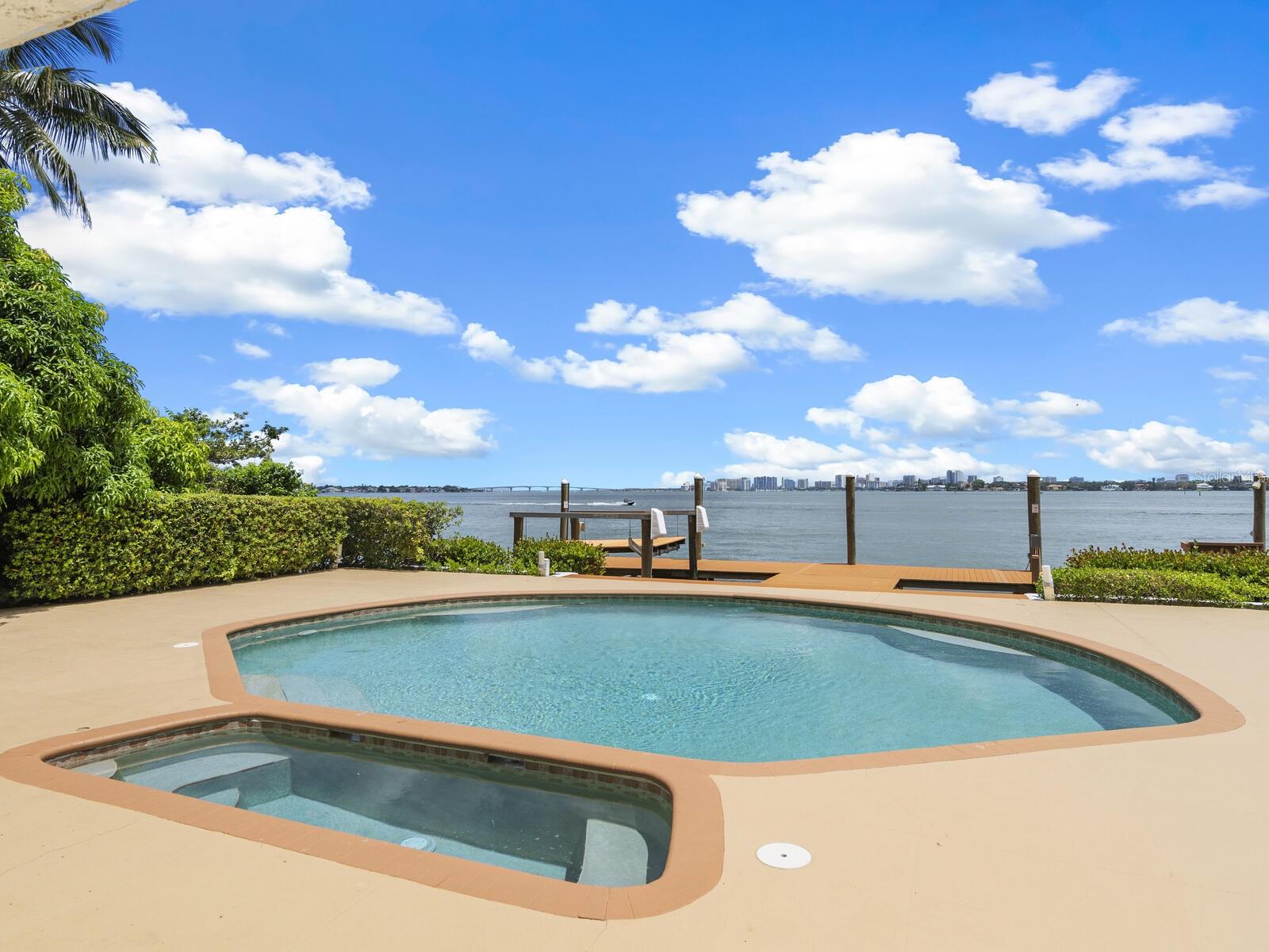 BAY ISLAND - Residential