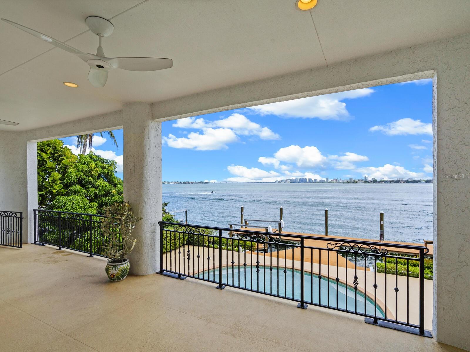 BAY ISLAND - Residential