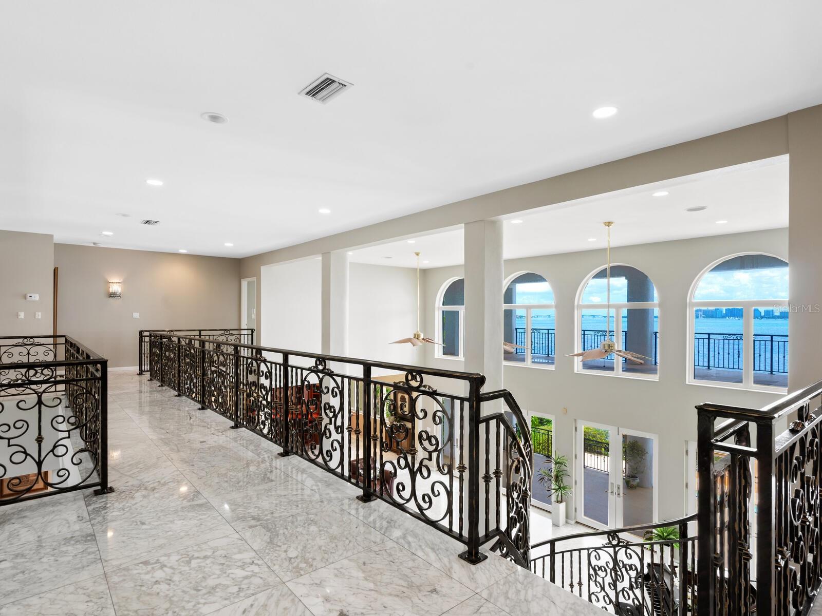 BAY ISLAND - Residential