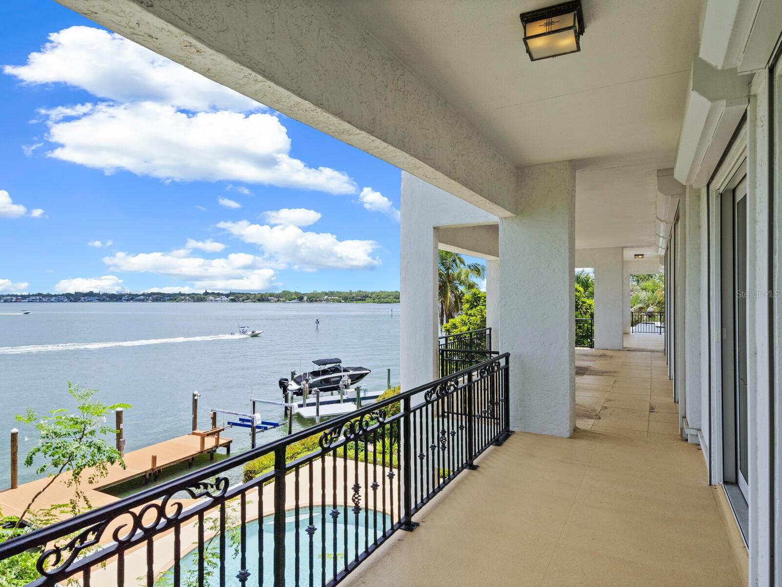 BAY ISLAND - Residential