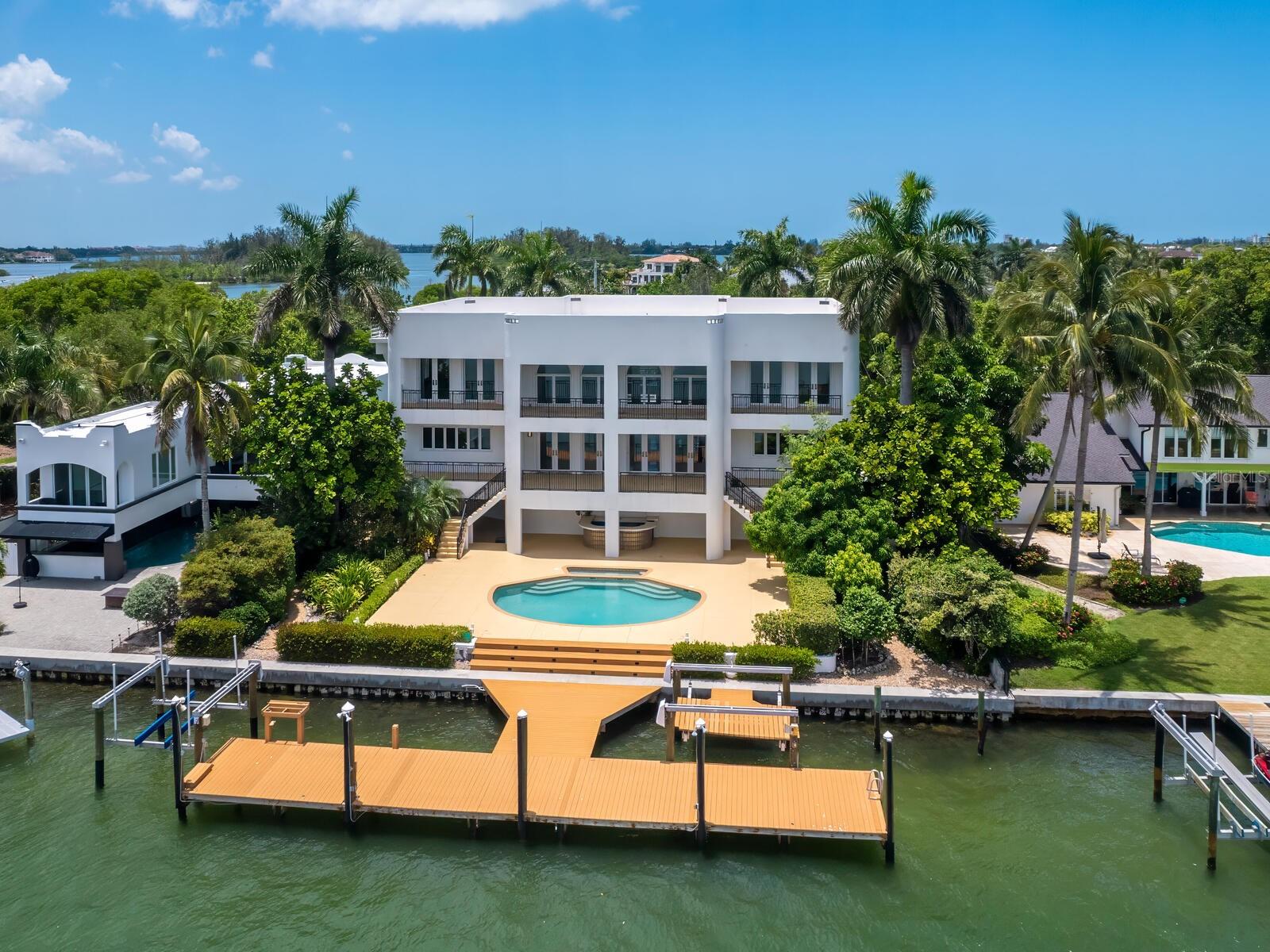 BAY ISLAND - Residential