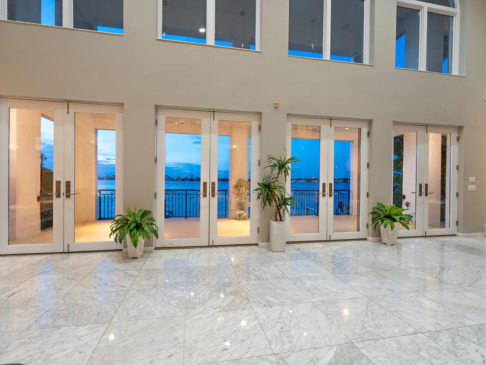 BAY ISLAND - Residential