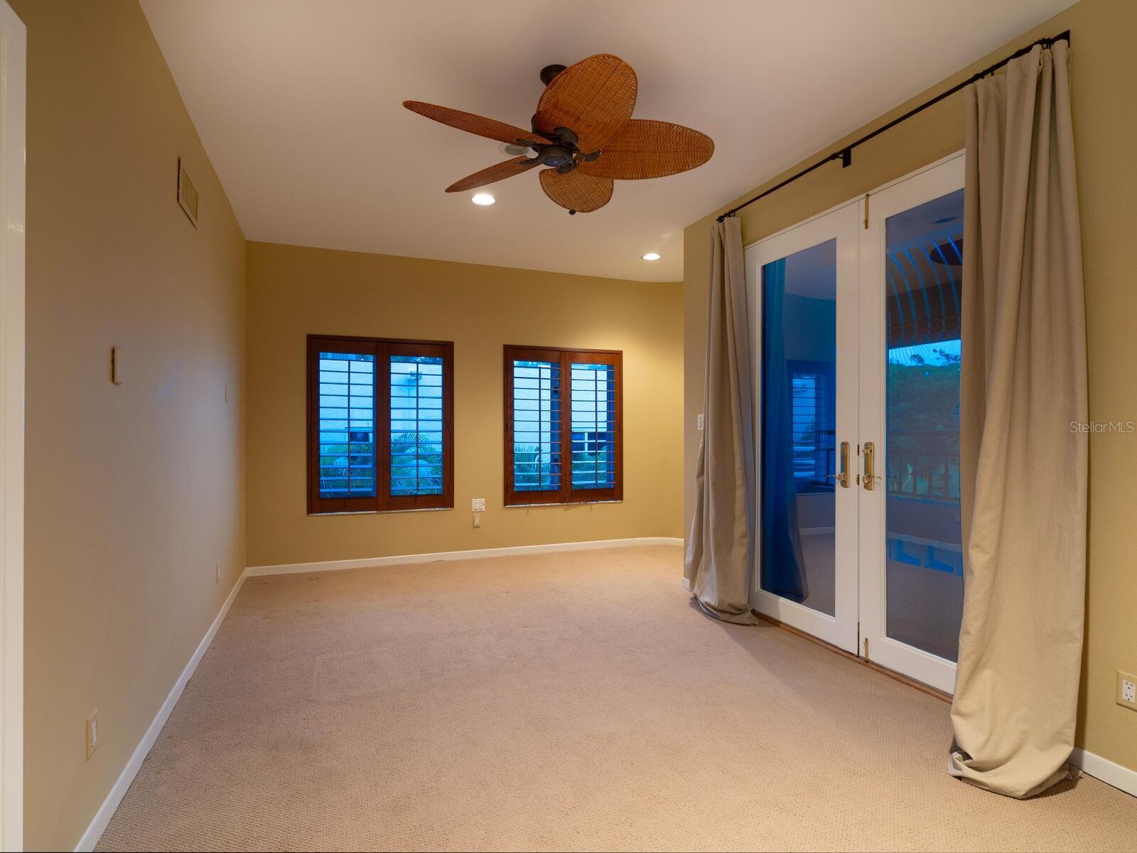 BAY ISLAND - Residential