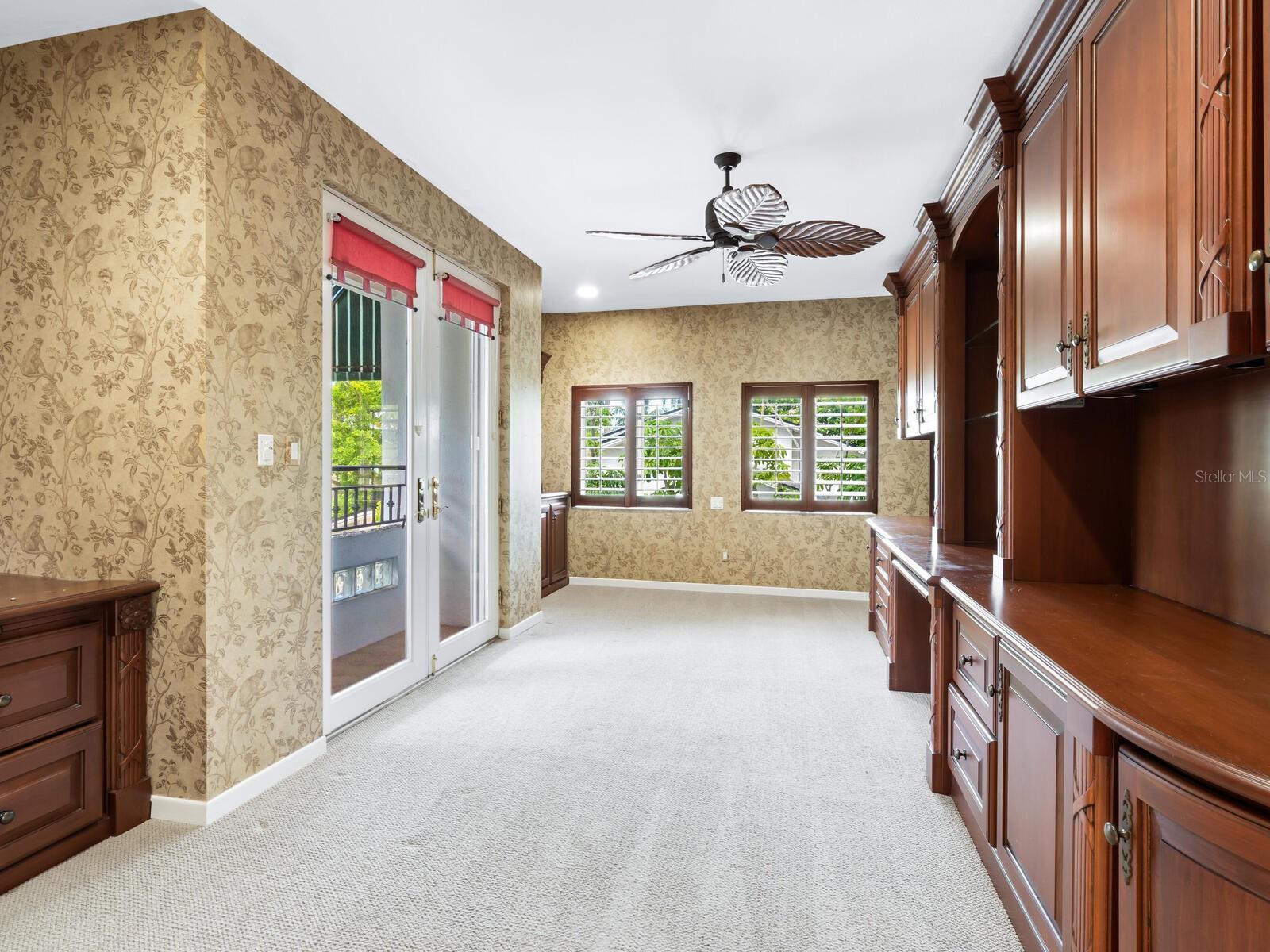 BAY ISLAND - Residential