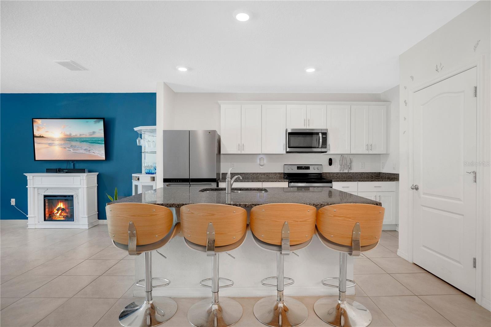 BELLA OAKS - Residential