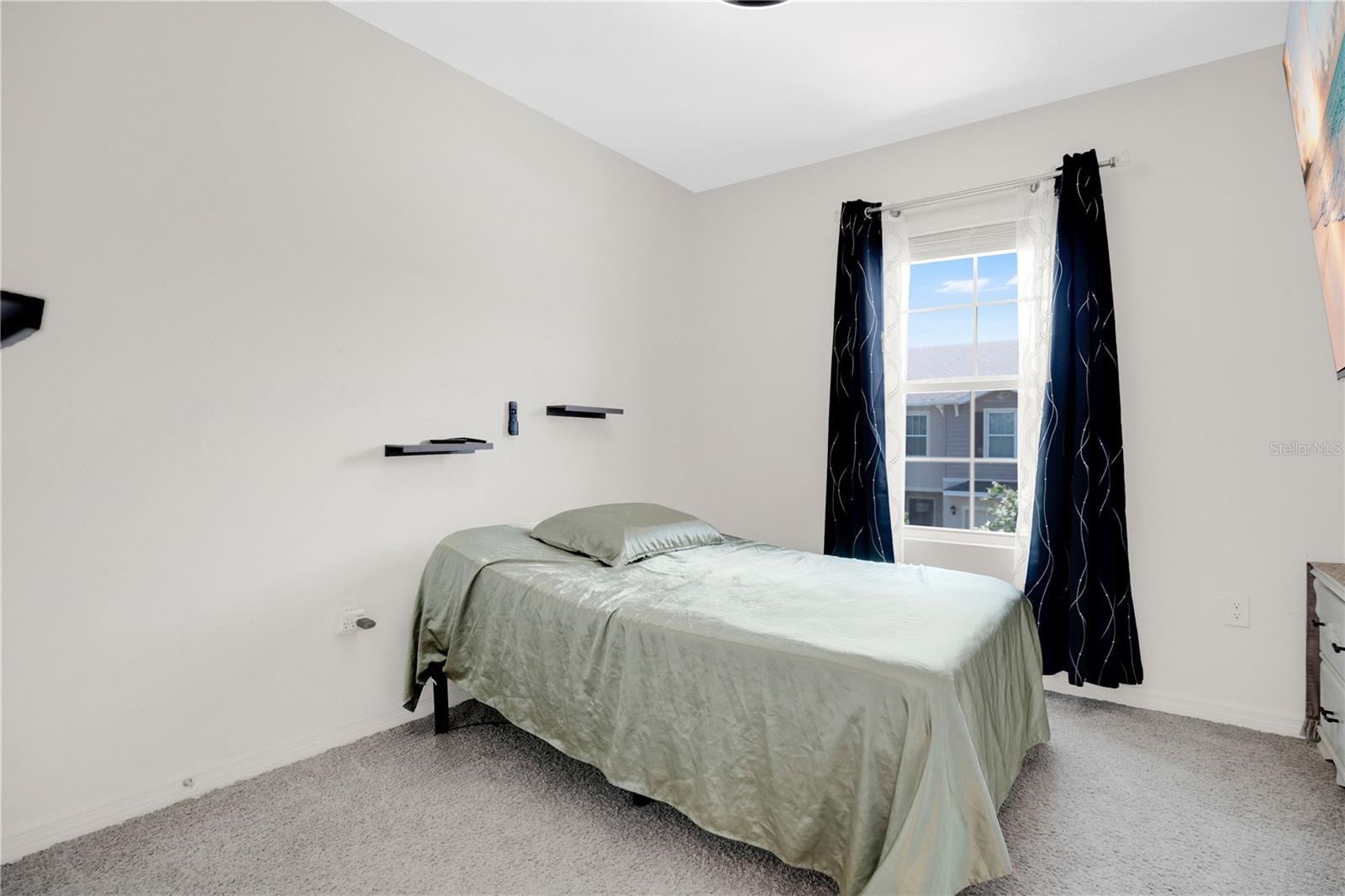 BELLA OAKS - Residential