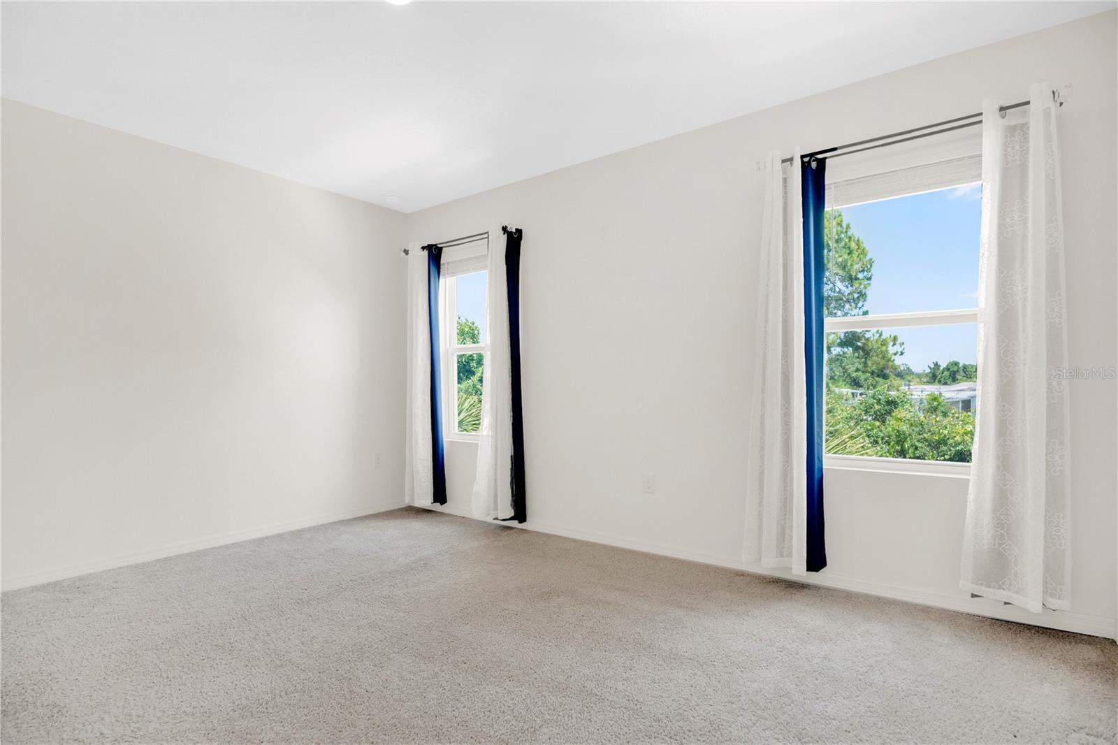 BELLA OAKS - Residential