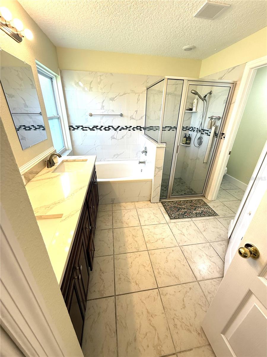 ANDOVER CAY PH 01 44/98 - Residential