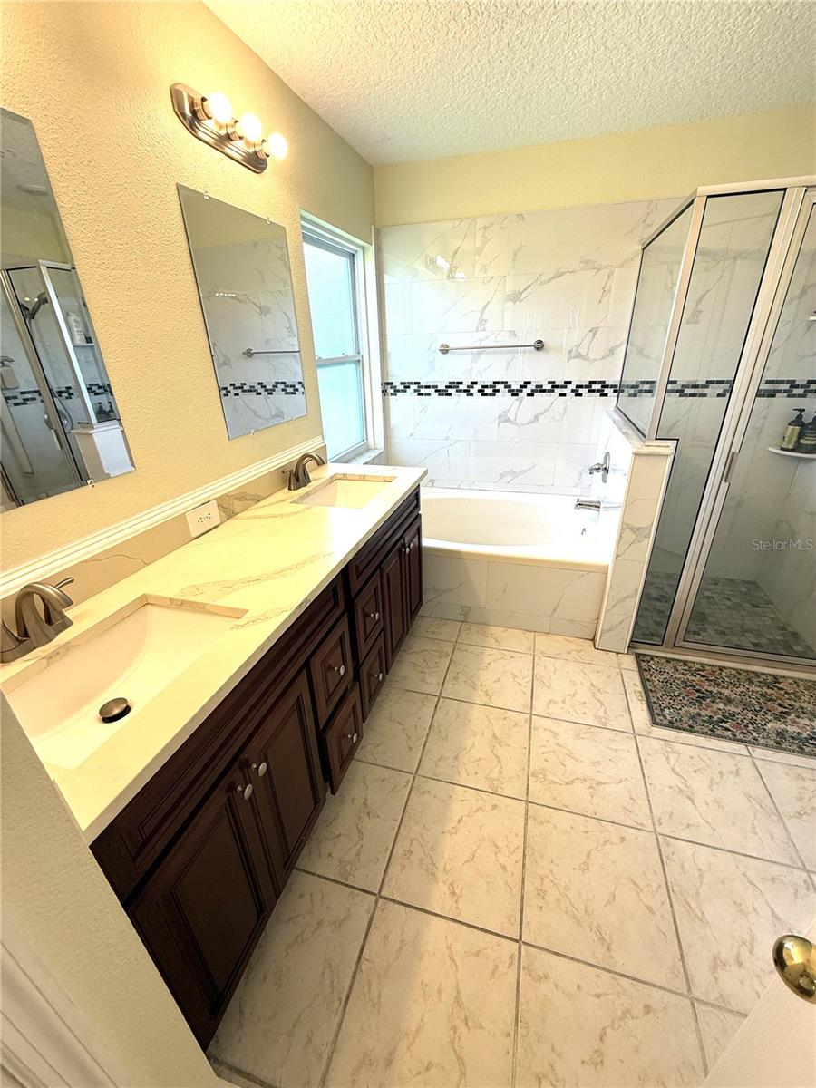ANDOVER CAY PH 01 44/98 - Residential