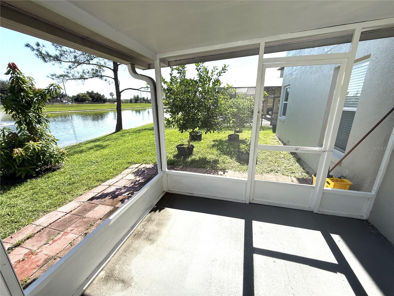 ANDOVER CAY PH 01 44/98 - Residential