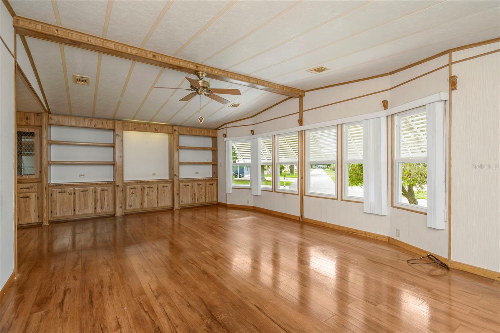 FOXWOOD LAKE ESTATES PH 01 - Residential