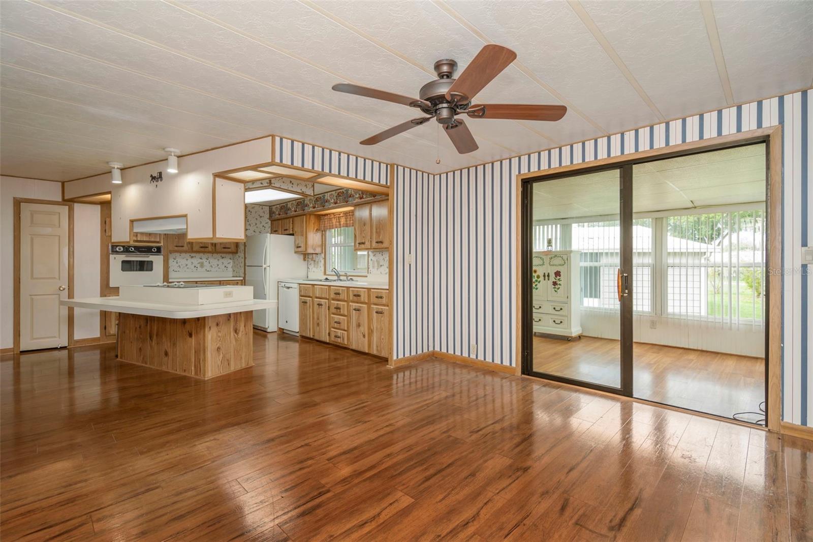 FOXWOOD LAKE ESTATES PH 01 - Residential