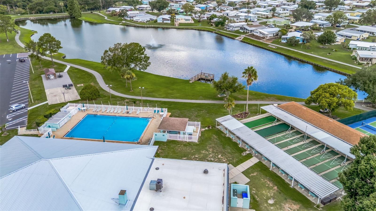 FOXWOOD LAKE ESTATES PH 01 - Residential