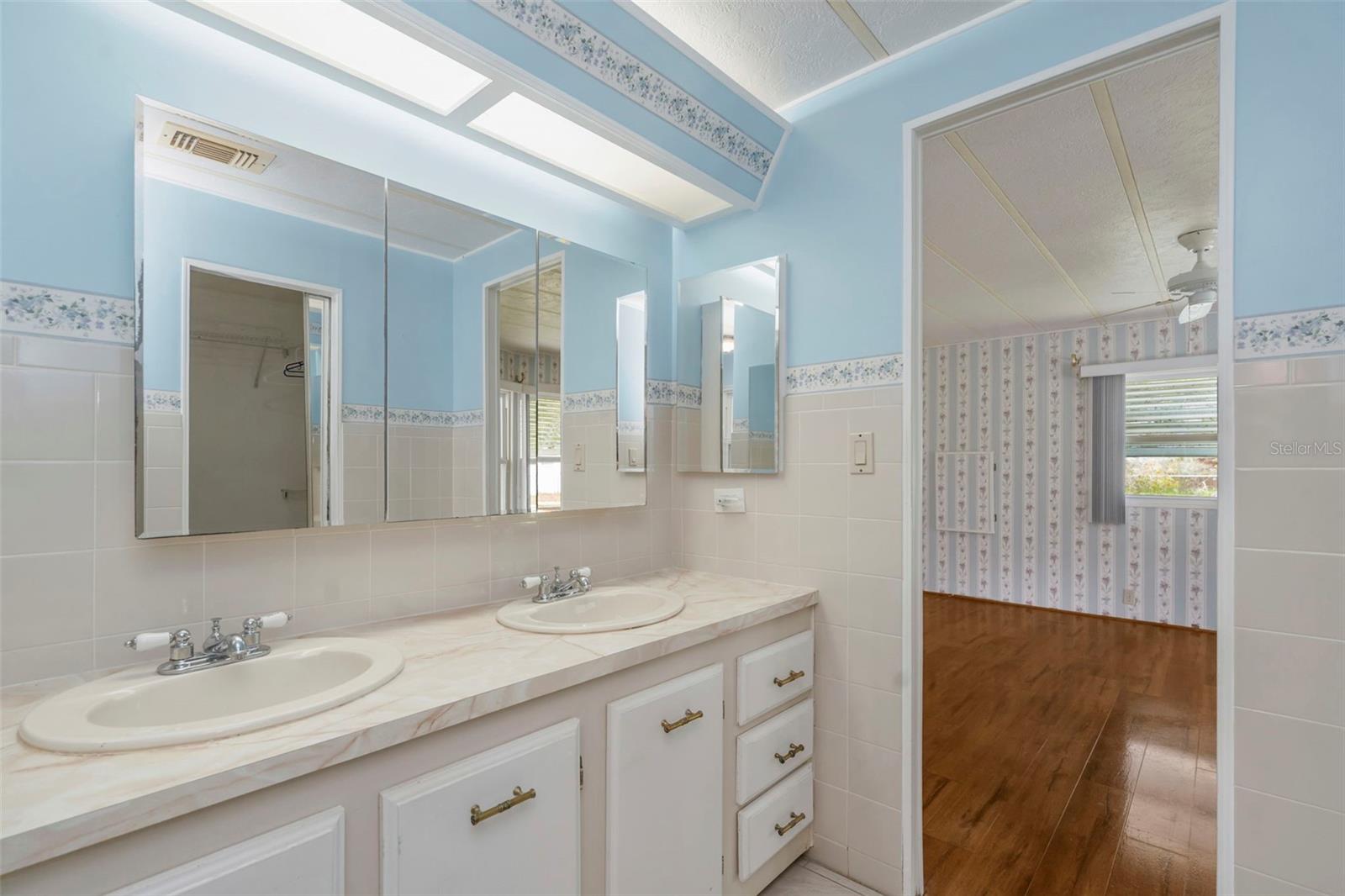 FOXWOOD LAKE ESTATES PH 01 - Residential