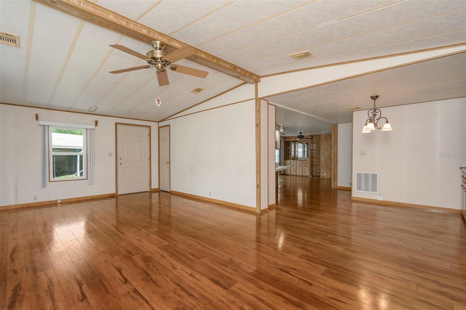 FOXWOOD LAKE ESTATES PH 01 - Residential