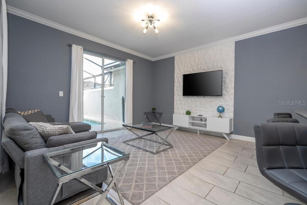 COVE AT STOREY LAKE III - Residential
