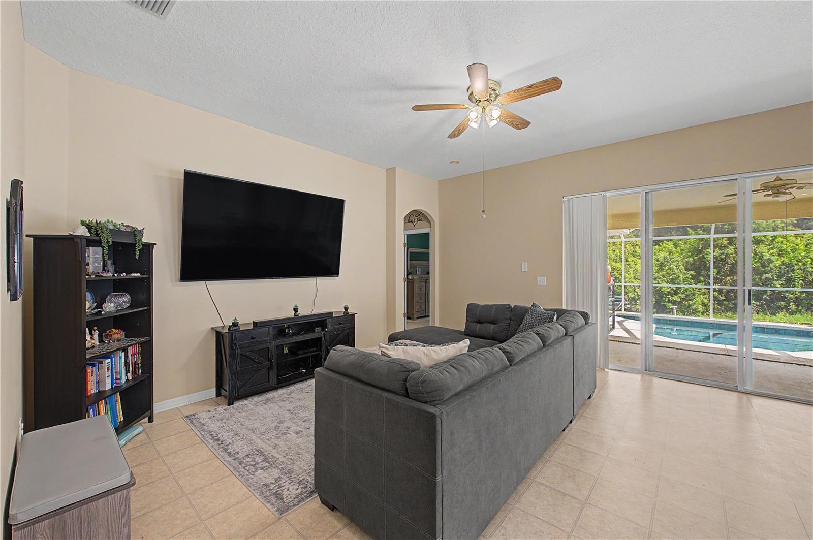 WHISPERING OAKS SECOND ADDITIO - Residential