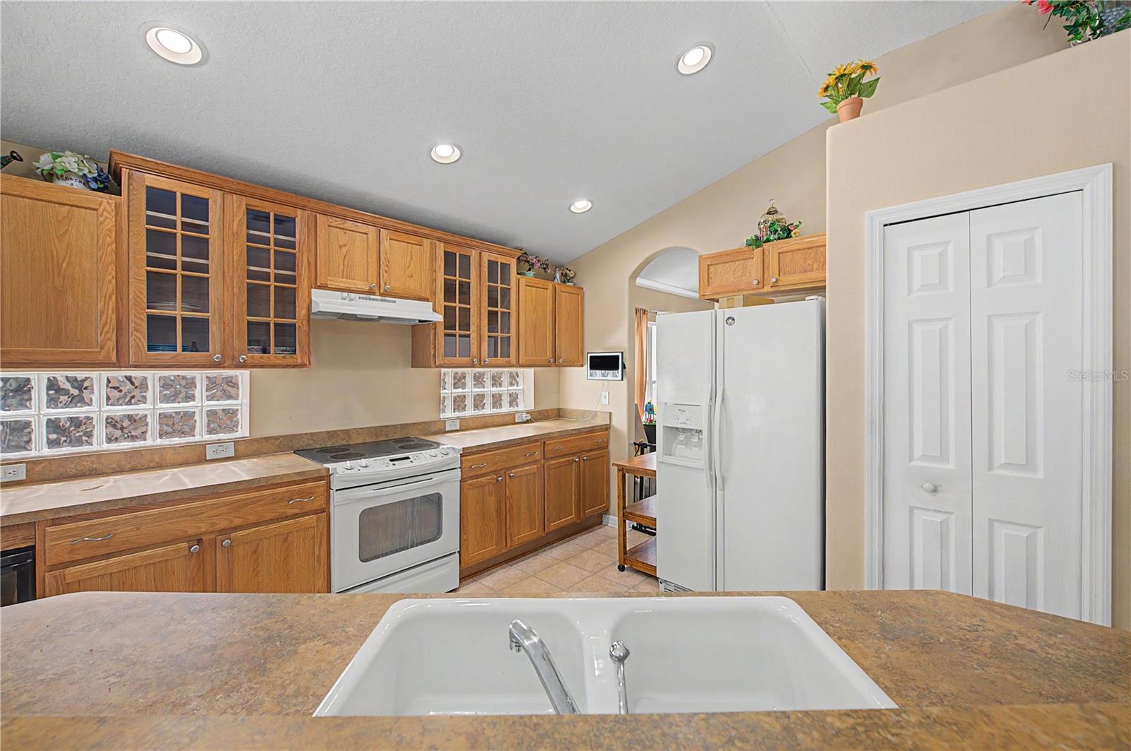 WHISPERING OAKS SECOND ADDITIO - Residential