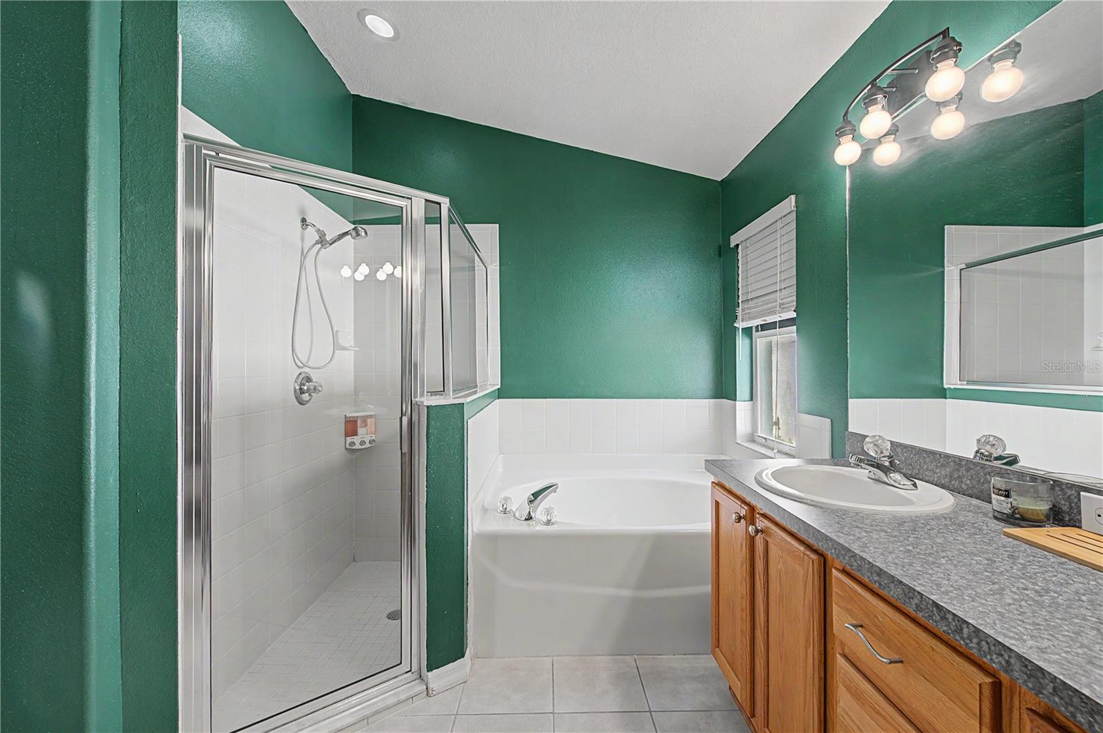 WHISPERING OAKS SECOND ADDITIO - Residential