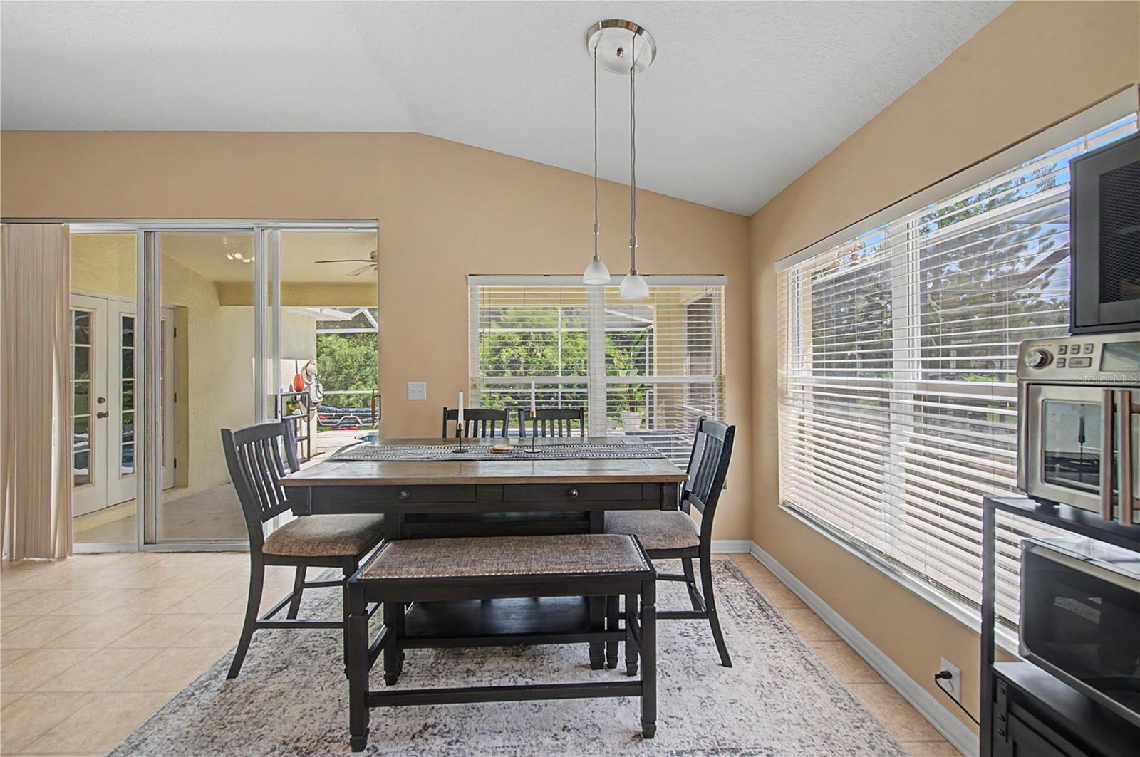 WHISPERING OAKS SECOND ADDITIO - Residential