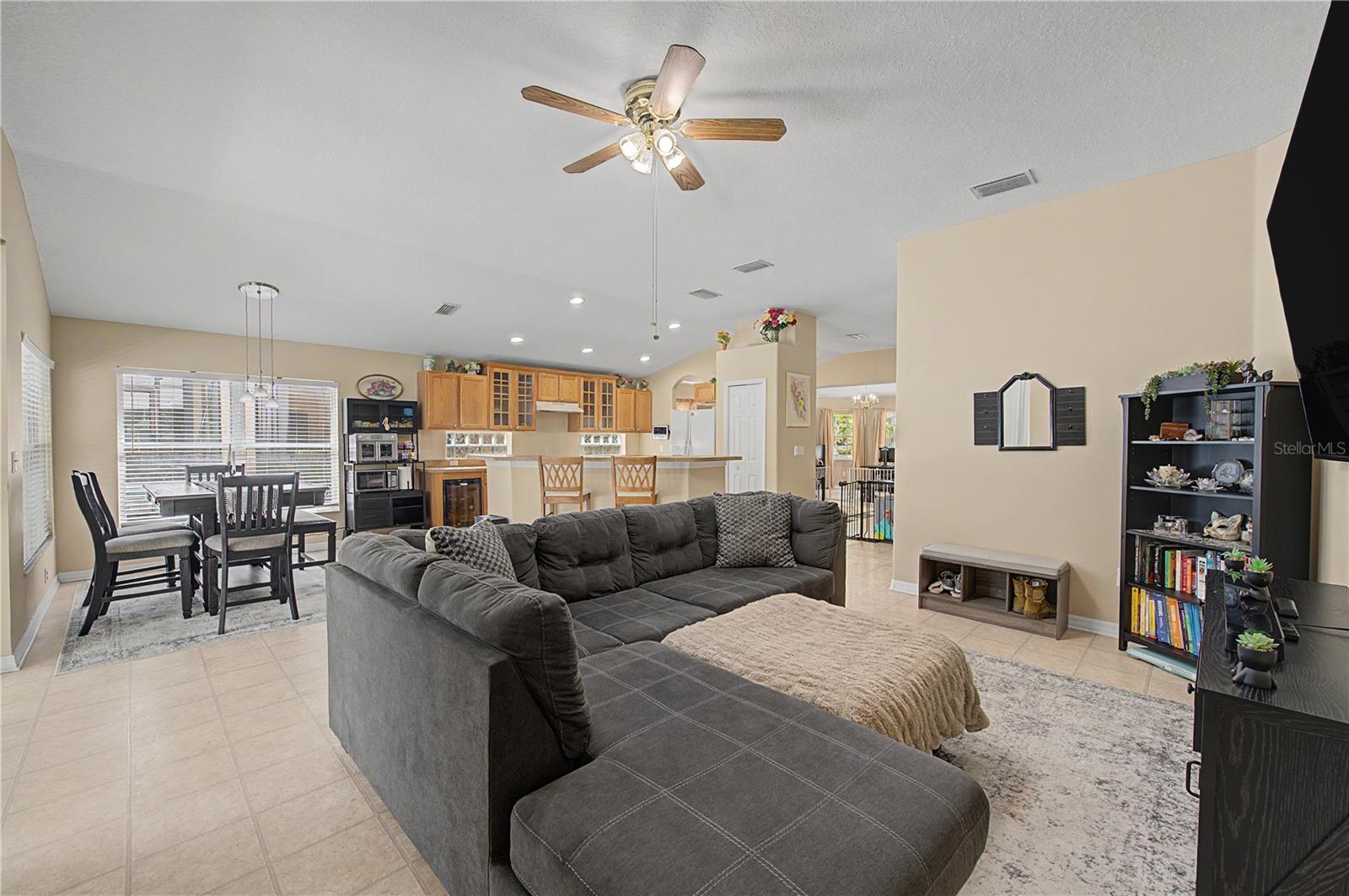 WHISPERING OAKS SECOND ADDITIO - Residential