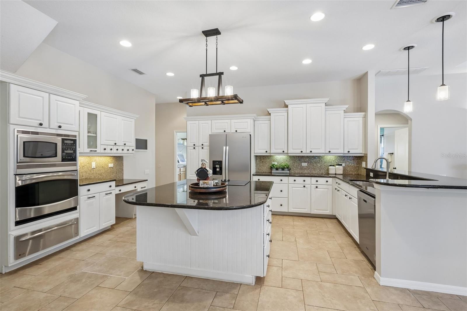 PLANTATION PALMS PH 4-A - Residential