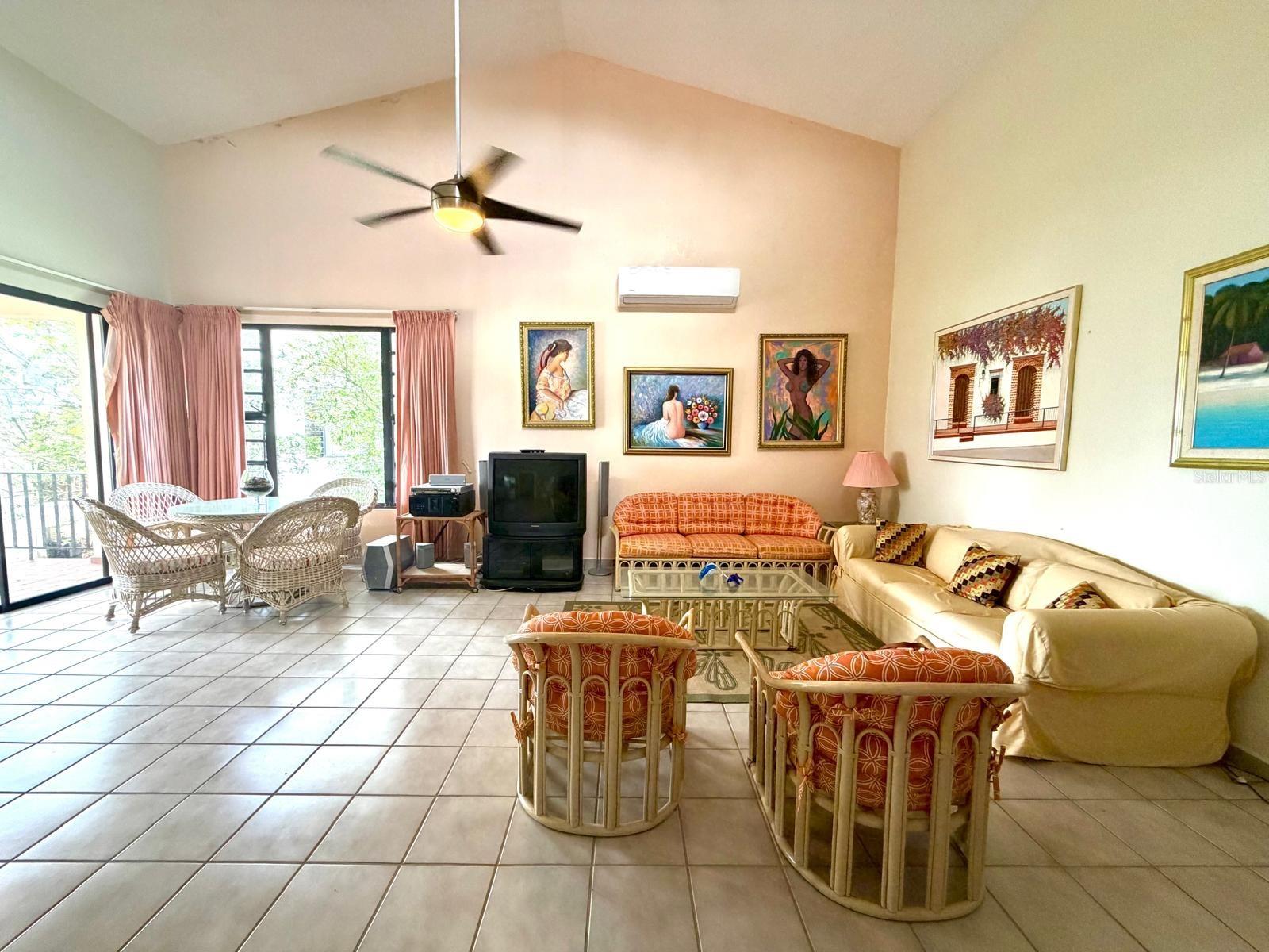 PALMAS DEL MAR FAIRLAKES VILLAGE - Residential