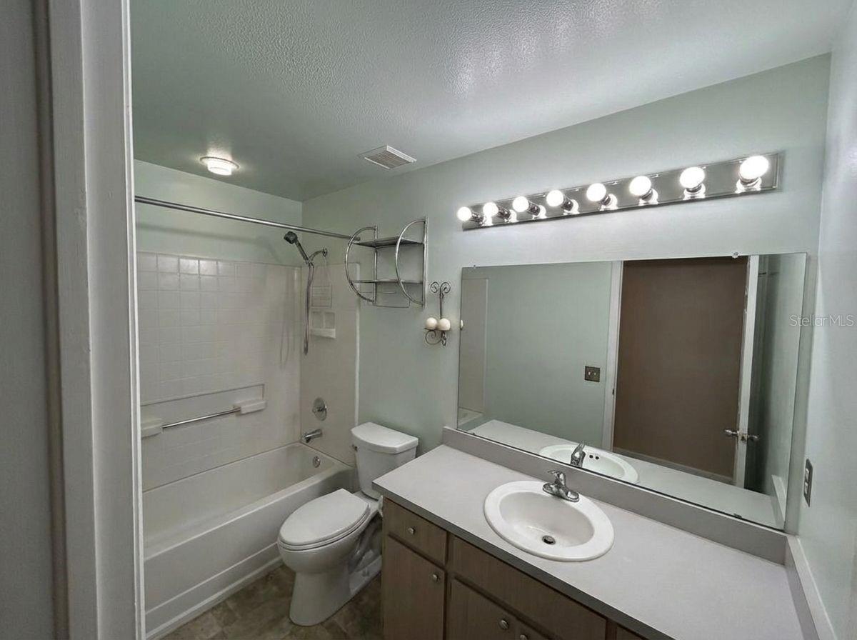 SHOREACRES CENTER - Residential