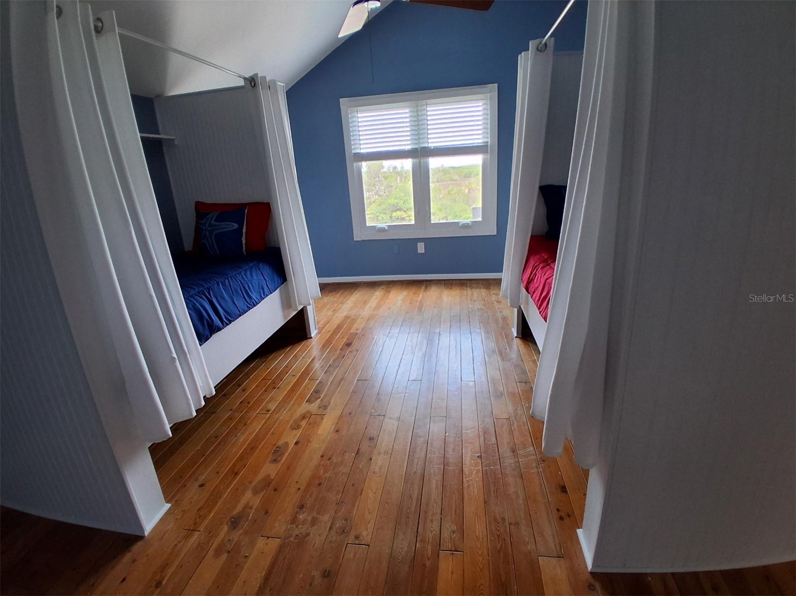 MARTHAS VINEYARD - Residential