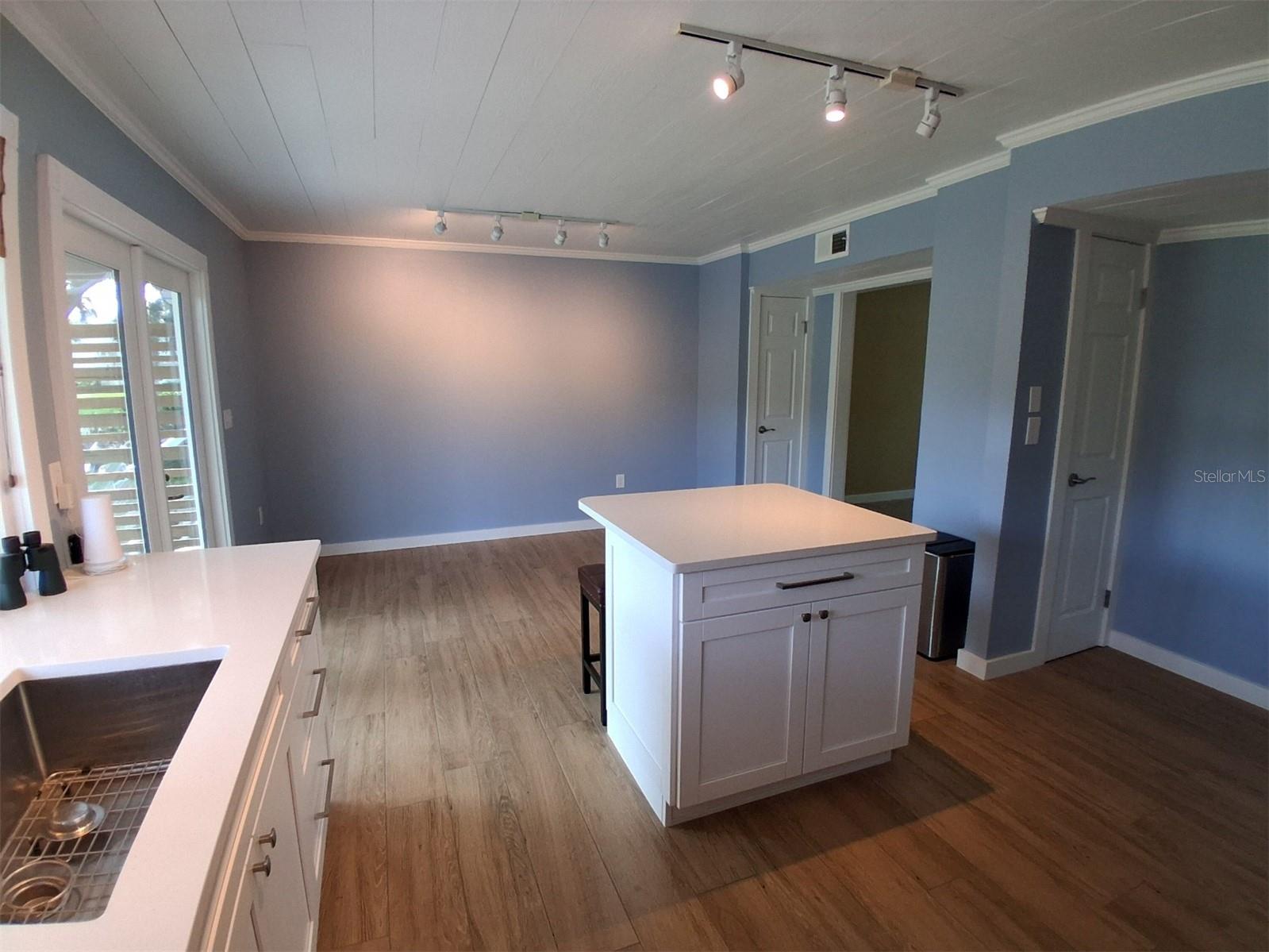 MARTHAS VINEYARD - Residential