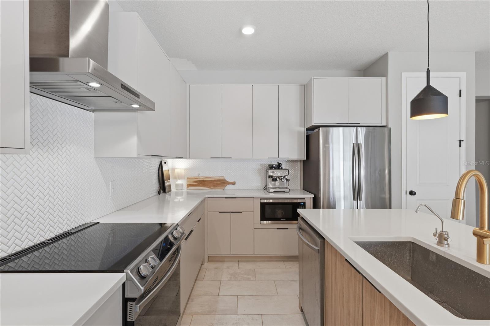 CLOVERLAWN - Residential