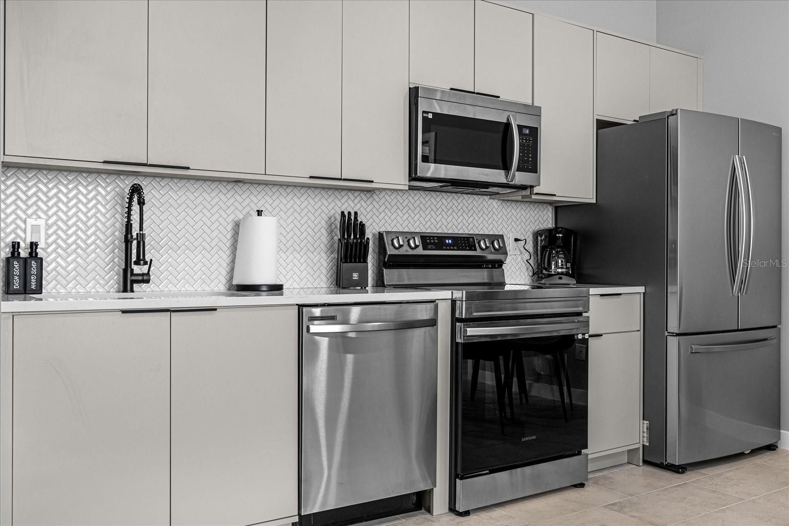 CLOVERLAWN - Residential
