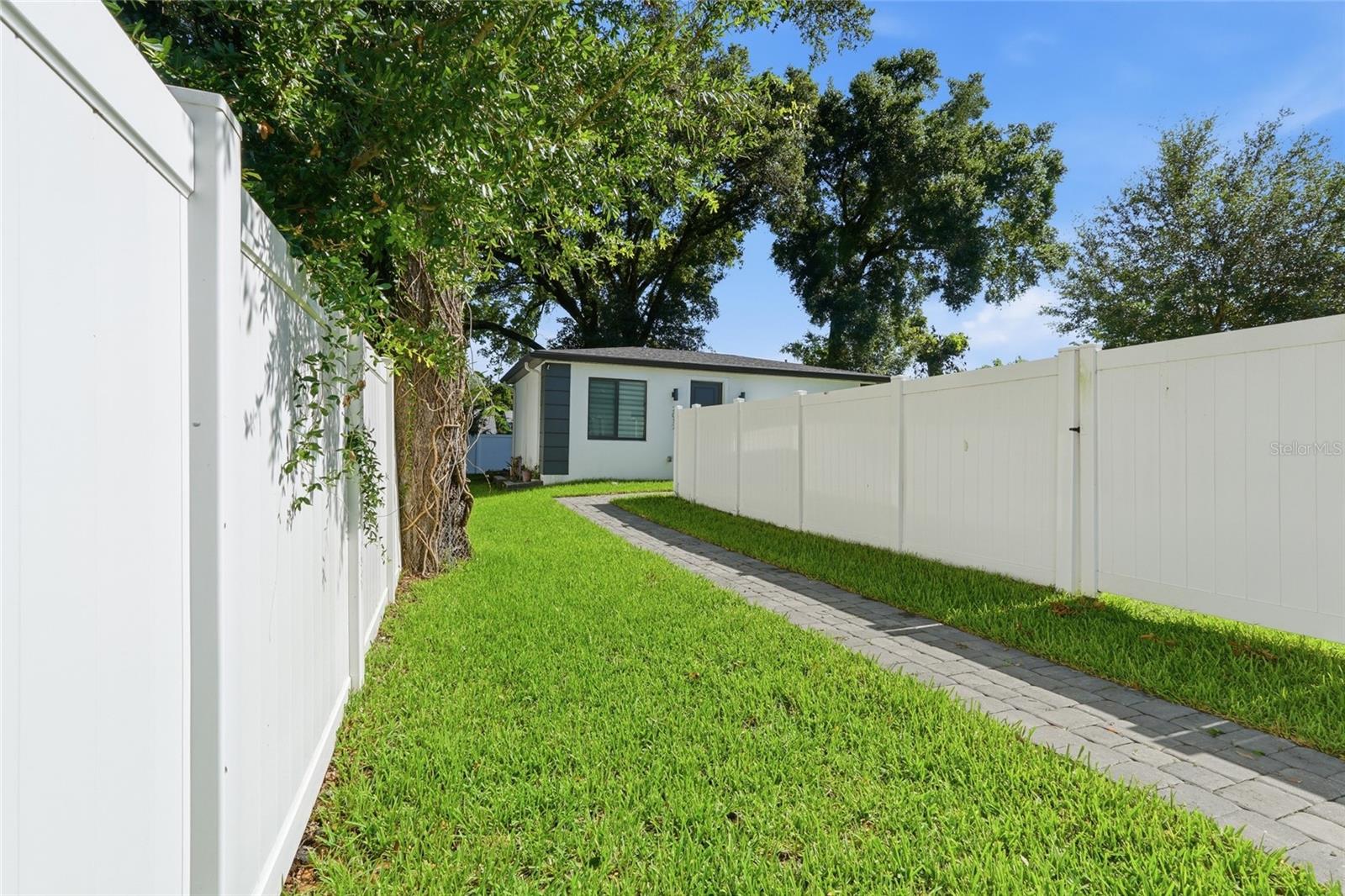 CLOVERLAWN - Residential