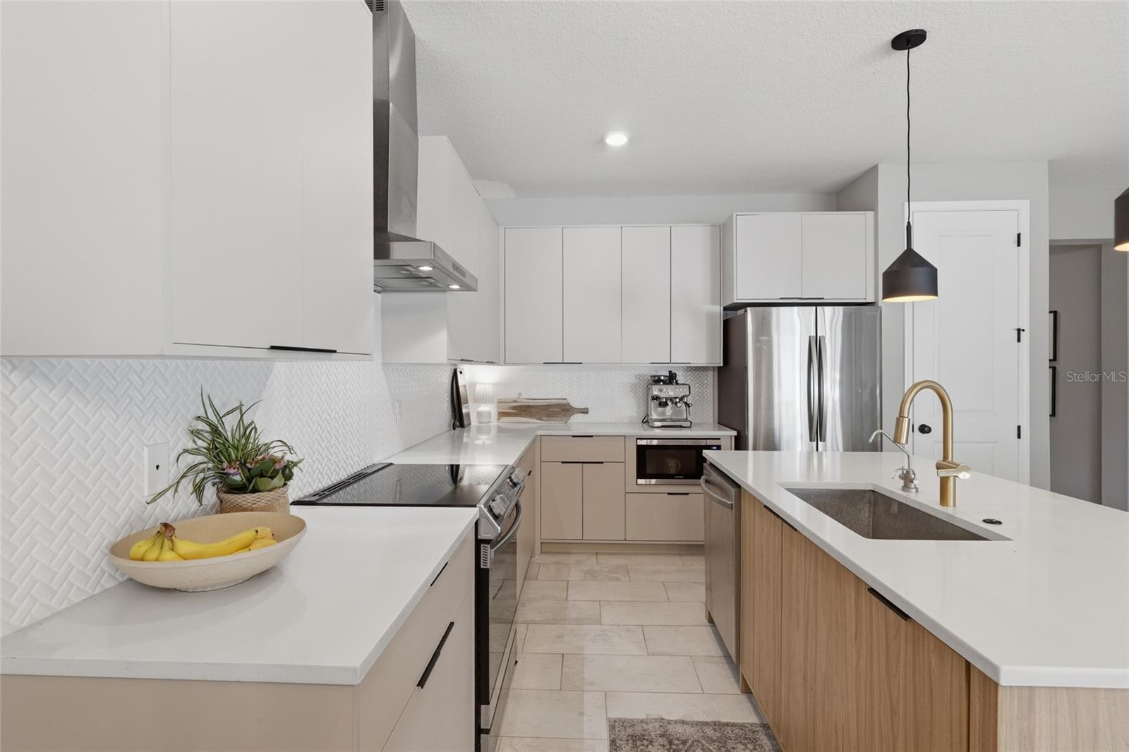 CLOVERLAWN - Residential