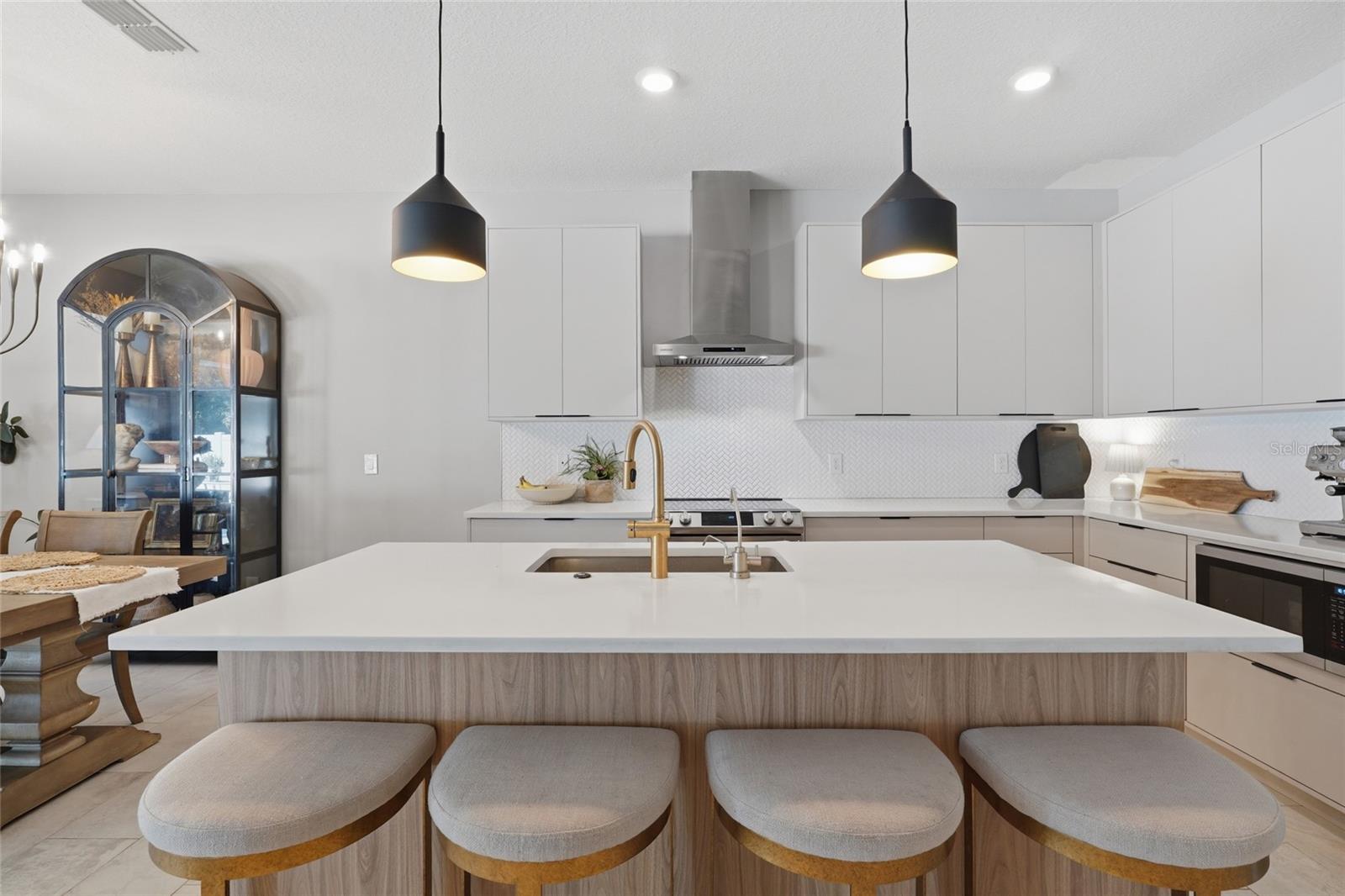 CLOVERLAWN - Residential