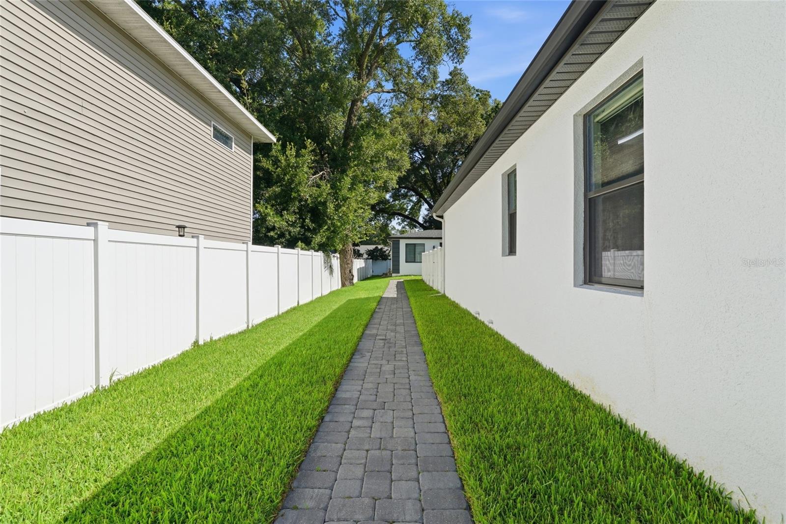 CLOVERLAWN - Residential