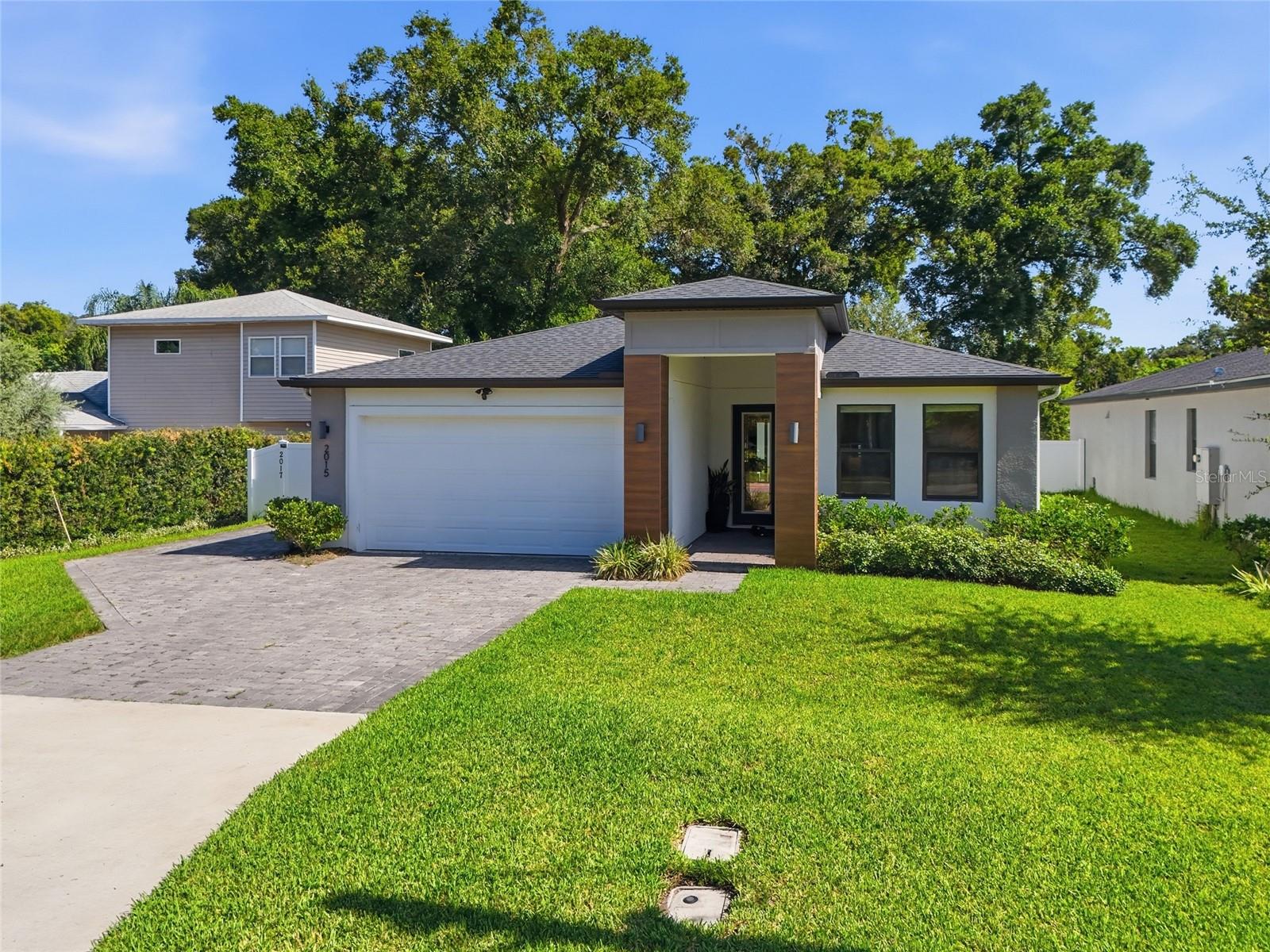 CLOVERLAWN - Residential