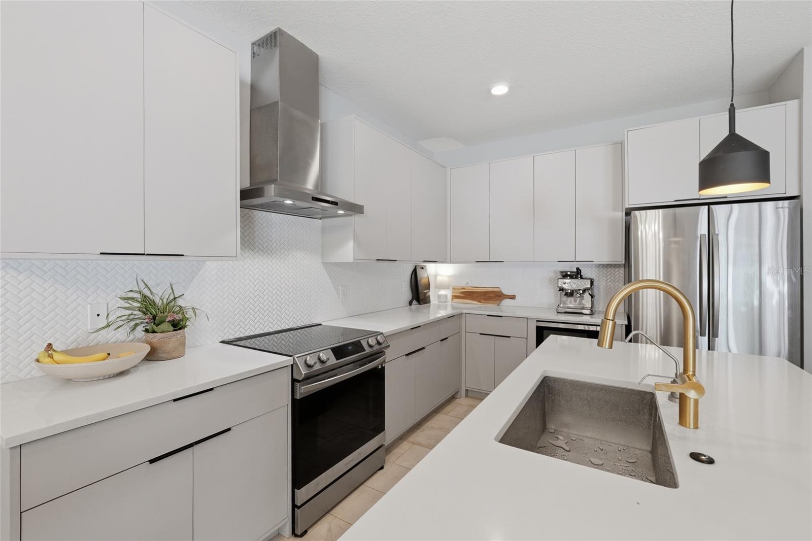 CLOVERLAWN - Residential