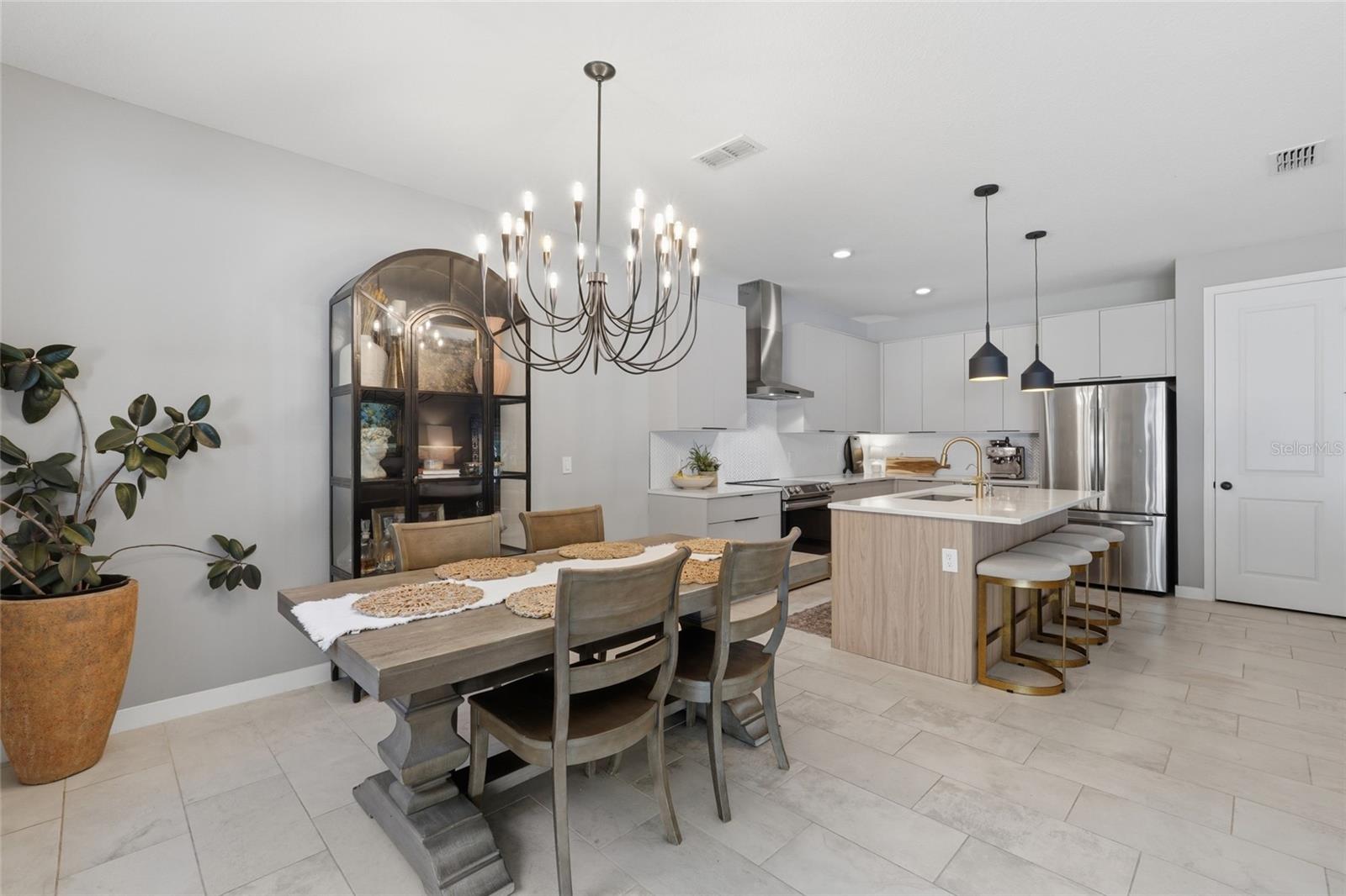 CLOVERLAWN - Residential