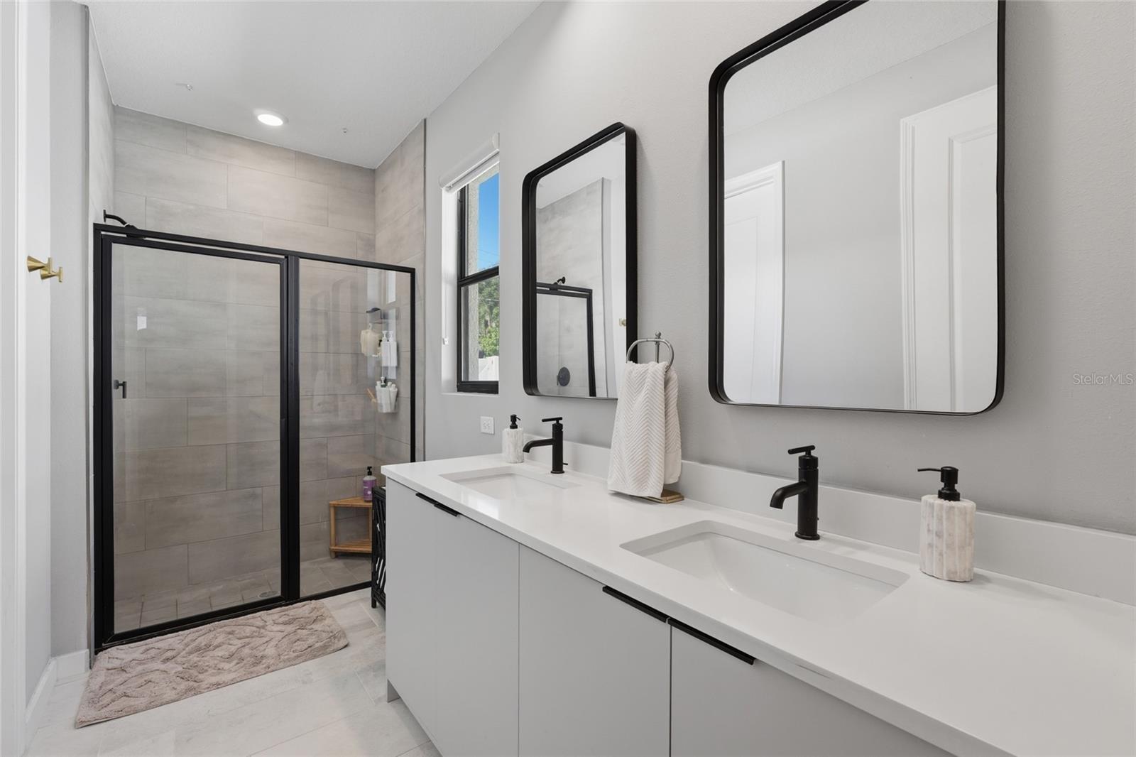 CLOVERLAWN - Residential
