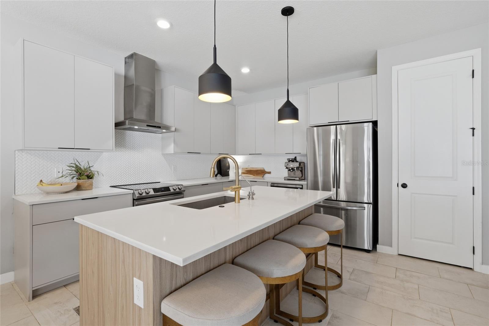 CLOVERLAWN - Residential