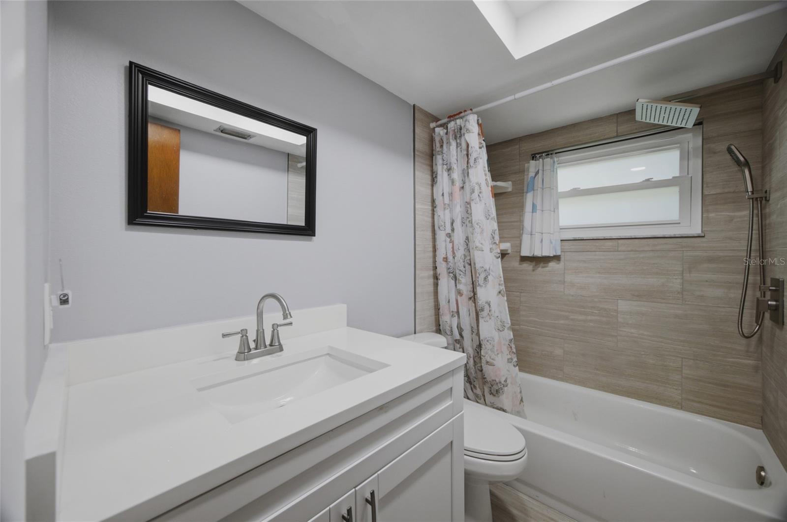 NORTH POINTE UNIT III - Residential
